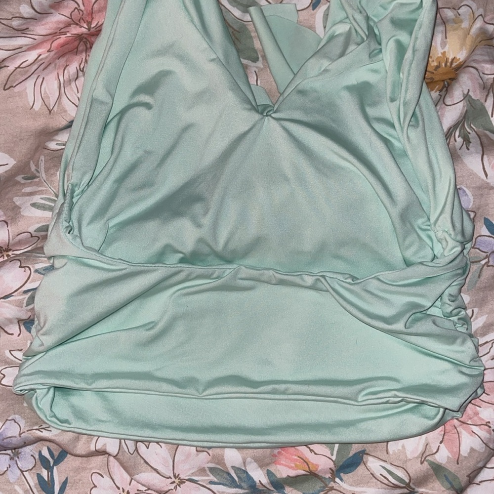 Ruffle Halter V-Neck Halter - Picture 6 of 6